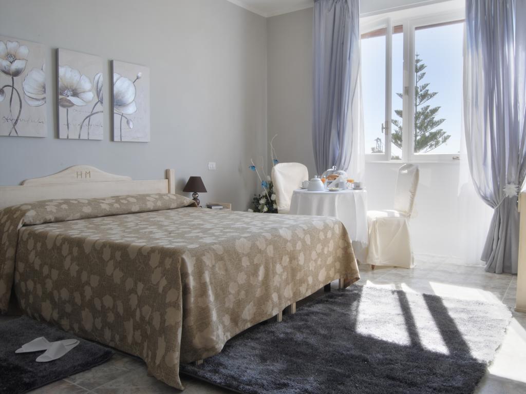 Hotel Mediterraneo Roccella Ionica Habitación foto